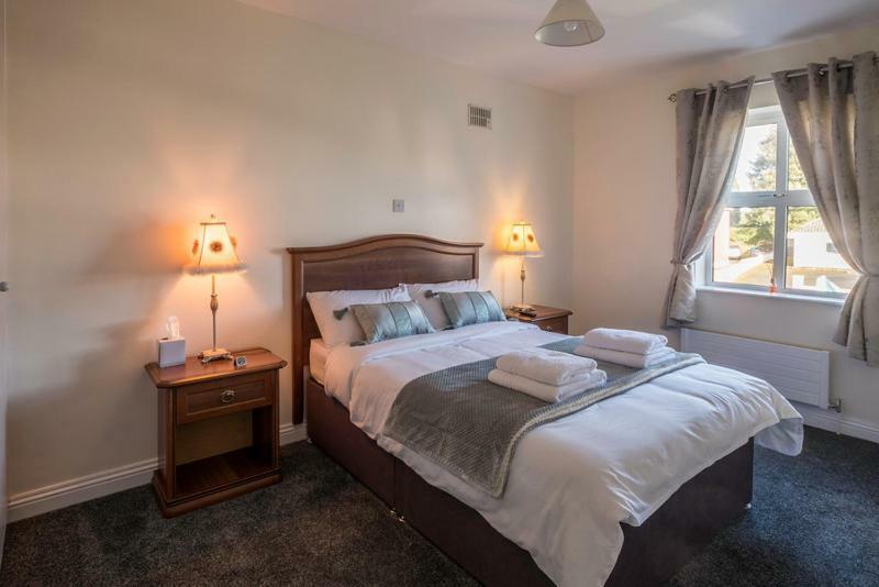Mulberry Lodge Guest House Ballyhaunis Esterno foto