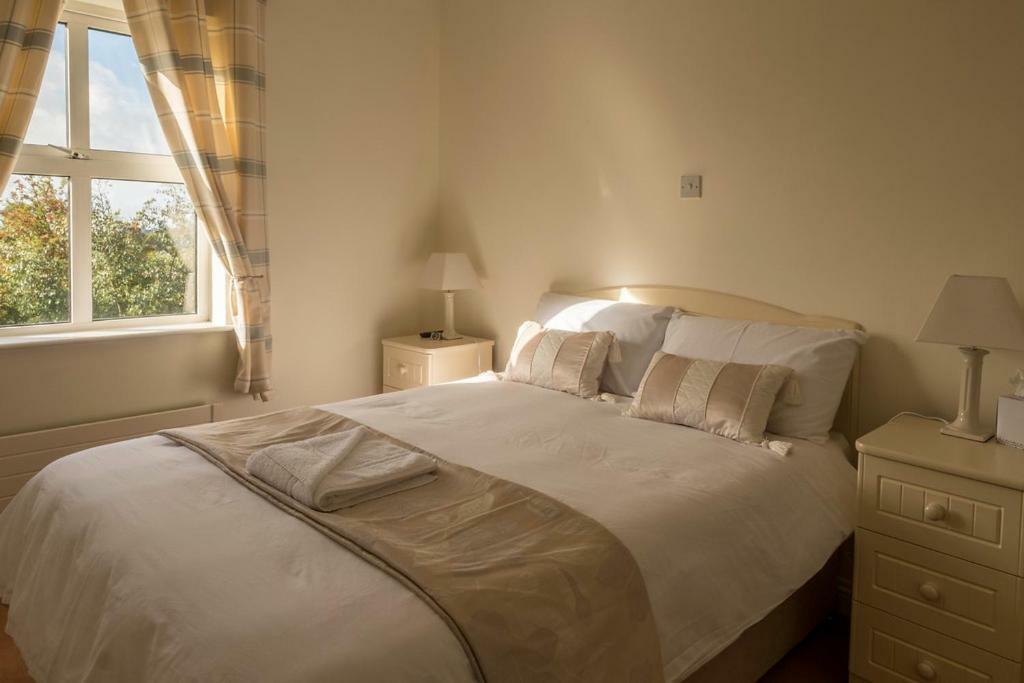 Mulberry Lodge Guest House Ballyhaunis Esterno foto
